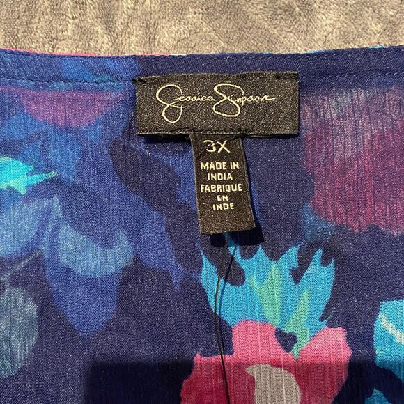 Jessica Simpson Blue Blossom Floral Blouse
Size 3X NWT - Picture 7 of 8